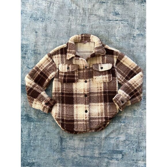 Crave Fame Chocolate Brown Cream Plaid Button Front Faux Sherpa Shacket Junior M - Picture 1 of 5
